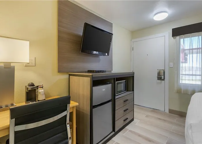 Surestay By Western Petrified Forest Hotel *